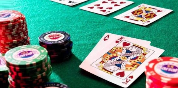 How to play live baccarat game at online casino?